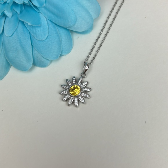 Sterling Silver crystal Flower pendant with adjustable chain Bleu Sage NWT - Picture 2 of 16